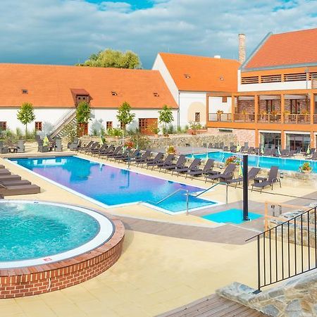 Hotel Zamek Valec Vladislav Kültér fotó