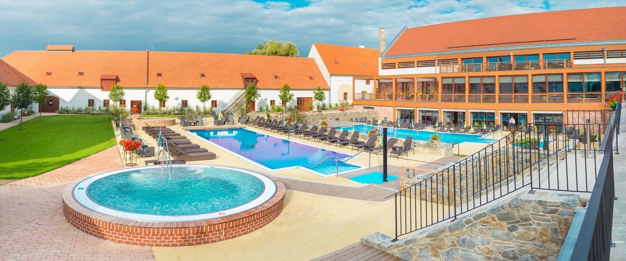 Hotel Zamek Valec Vladislav Kültér fotó