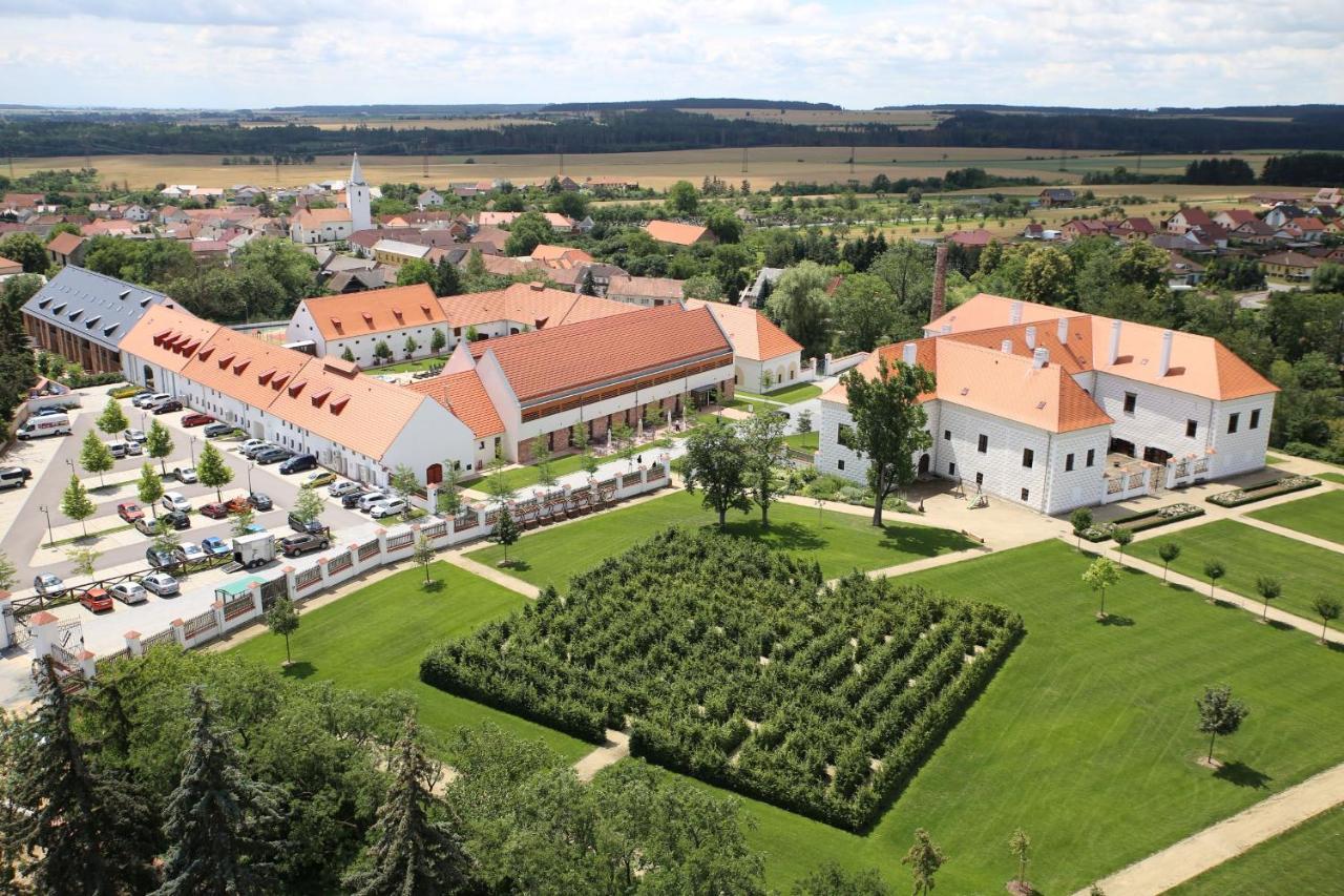 Hotel Zamek Valec Vladislav Kültér fotó