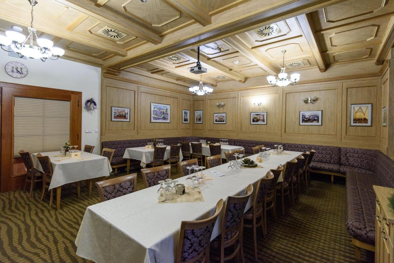 Hotel Zamek Valec Vladislav Kültér fotó